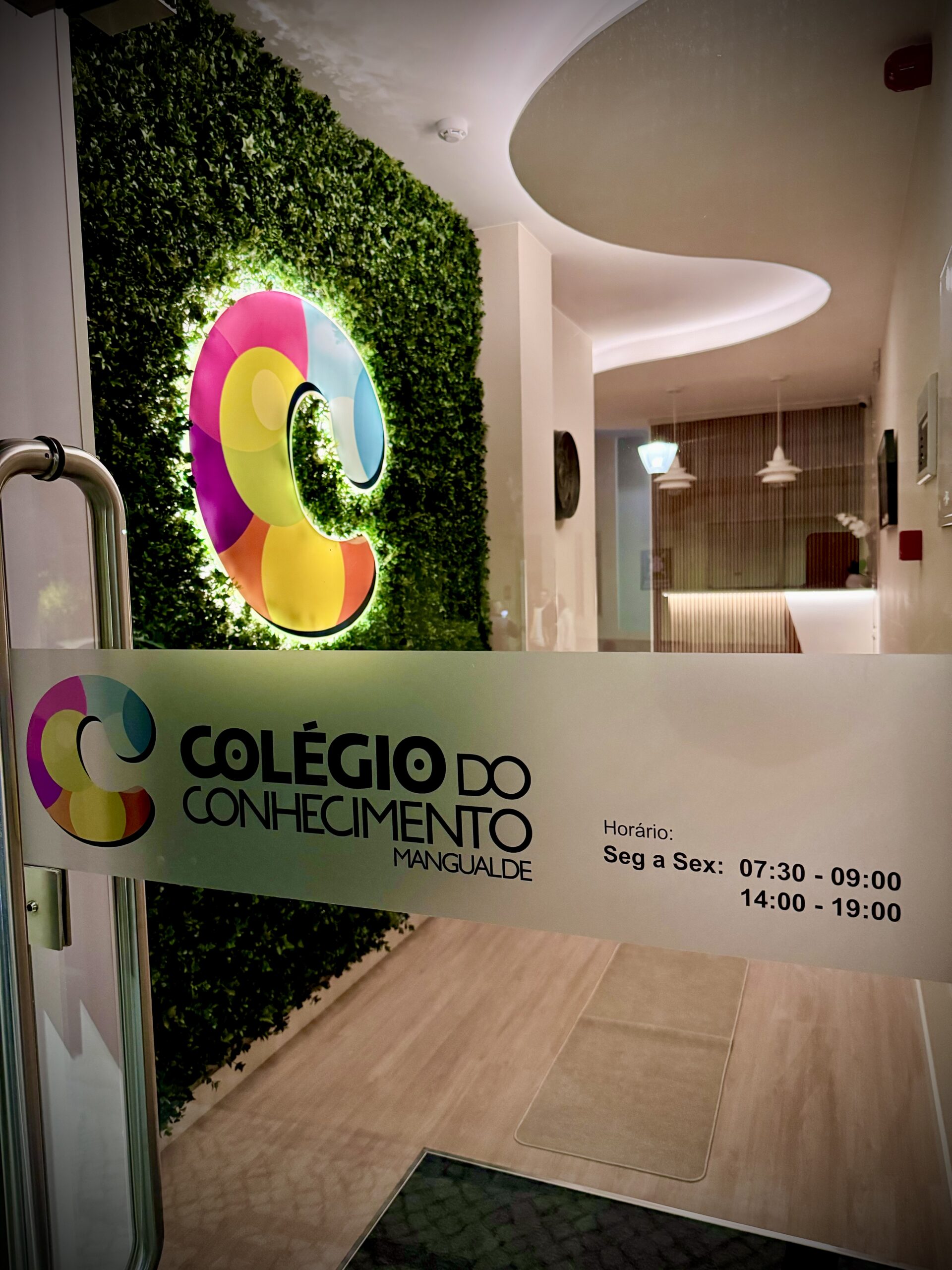 Nova imagem do Colégio do Conhecimento